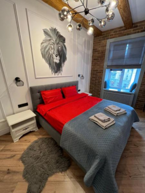 Lion's Gate Apartment